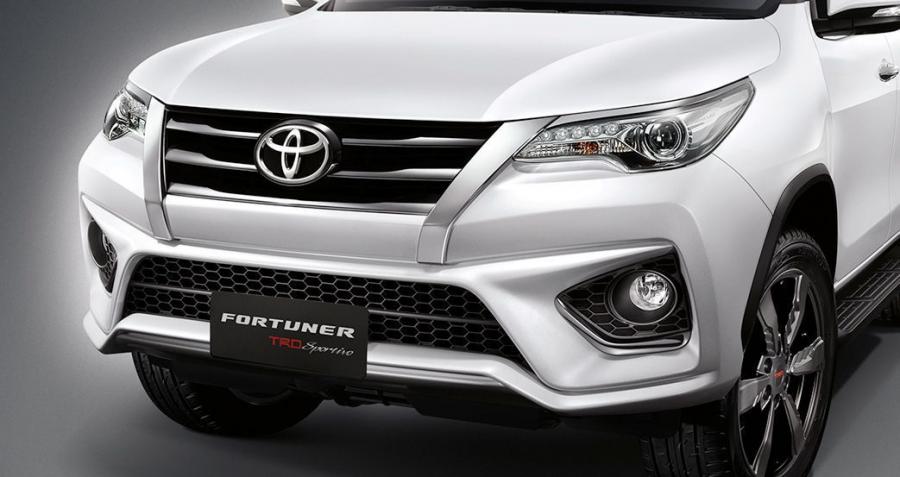  Toyota Fortuner TRD Sportivo 2016 года  (фото 5 из 20)